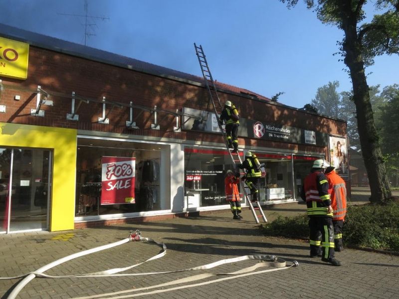 Feuer groß, Menschenleben in Gefahr (F3Y)